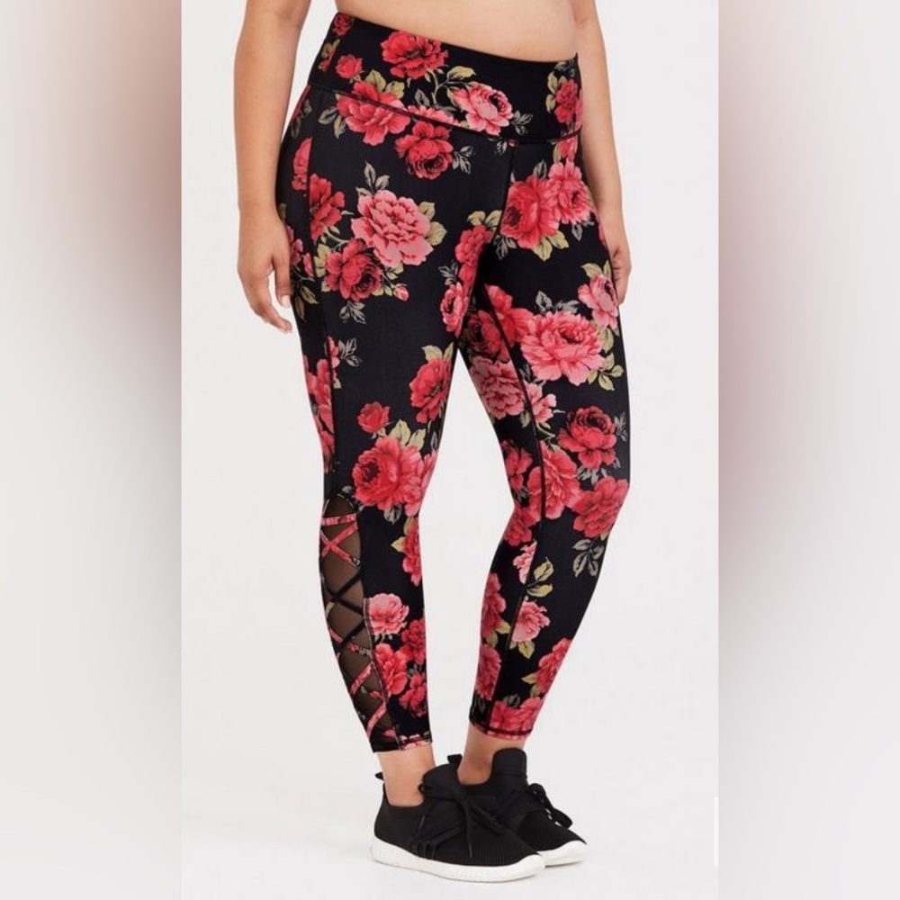 Torrid Lattice Cropped Active Leggings Dark Floral 1